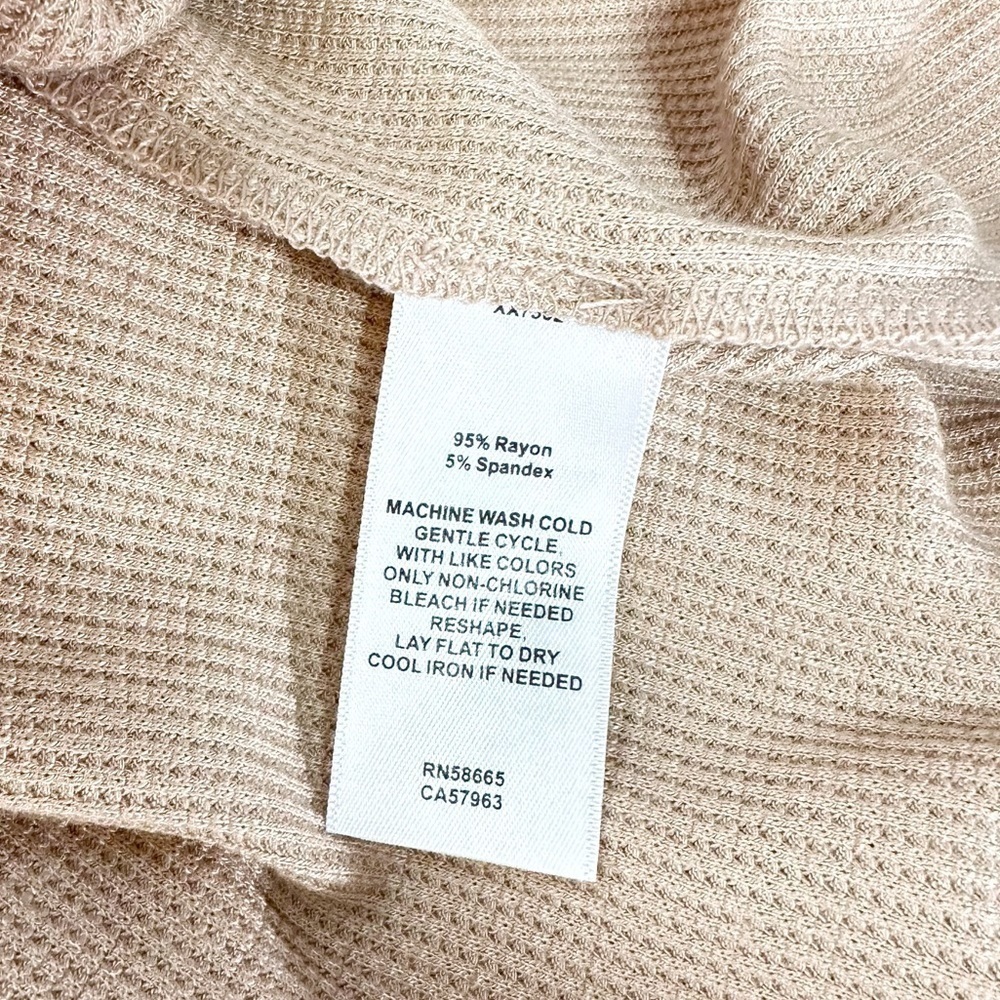 NEW ABOUND  Long Sleeve Raglan Tee Waffle Knit In Tan Dale Sz S Round Raw Hem - Picture 10 of 10